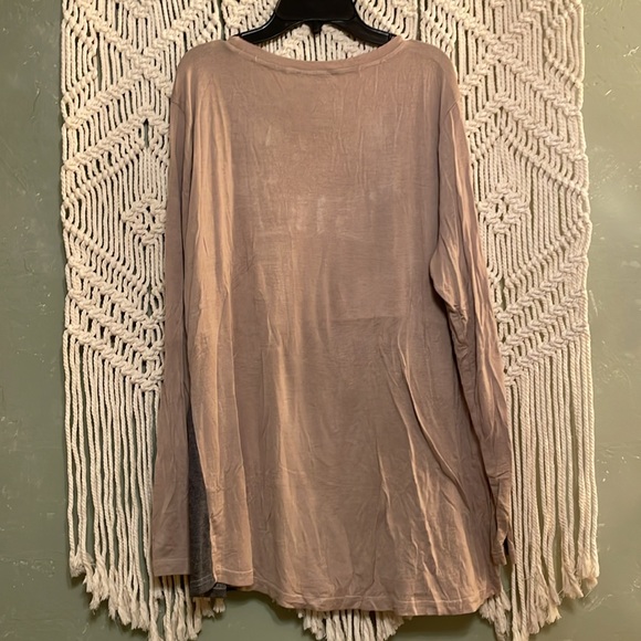 Long Sleeve three toned shirts with cheetah print - Picture 3 of 4